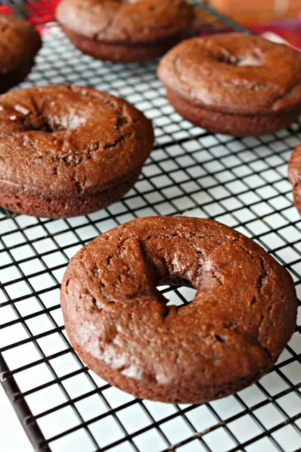 Baked Chocolate Cake Donuts
