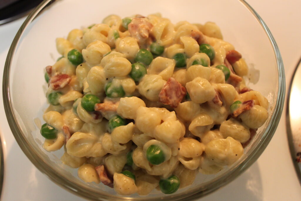 Bacon and Pea Alfredo Recipe » The Denver Housewife
