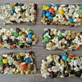 Trail Mix Popcorn Bars with California Raisins! #SnacktoSchool #LoveYourRaisins