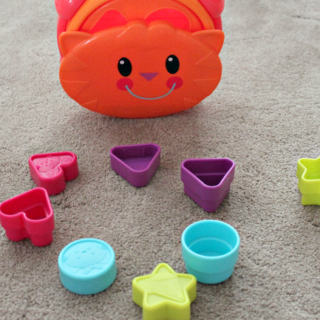 Learning Colors & Shapes with Playskool’s Pop Up Shape Sorter!