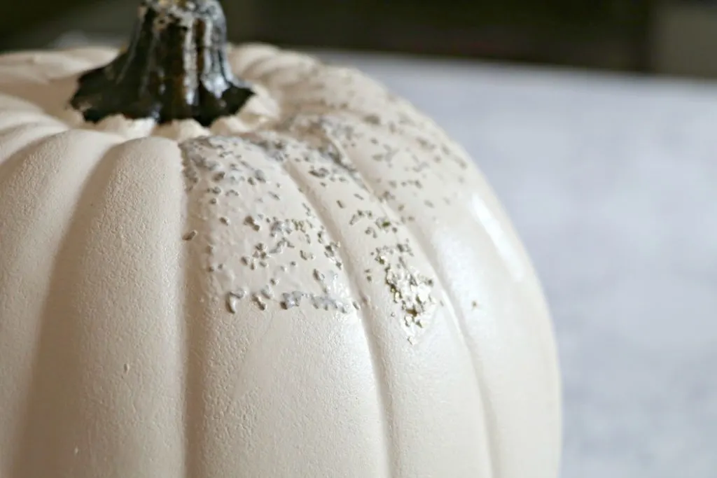 Glitter a craft pumpkin