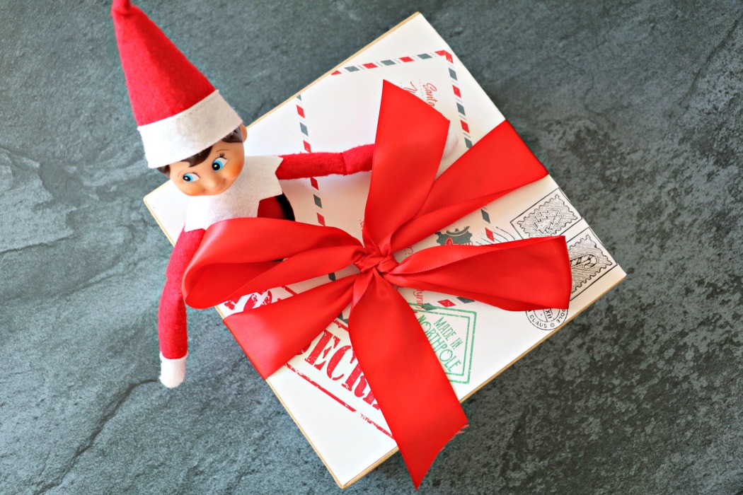 FREE PRINTABLE: Elf on The Shelf Arrival Box &amp; Vintage Christmas ...