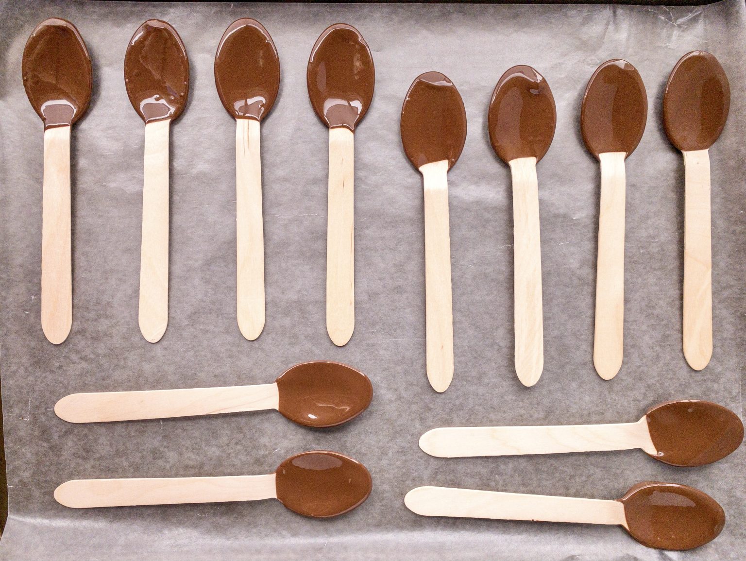 Peppermint Hot Chocolate Spoons » The Denver Housewife