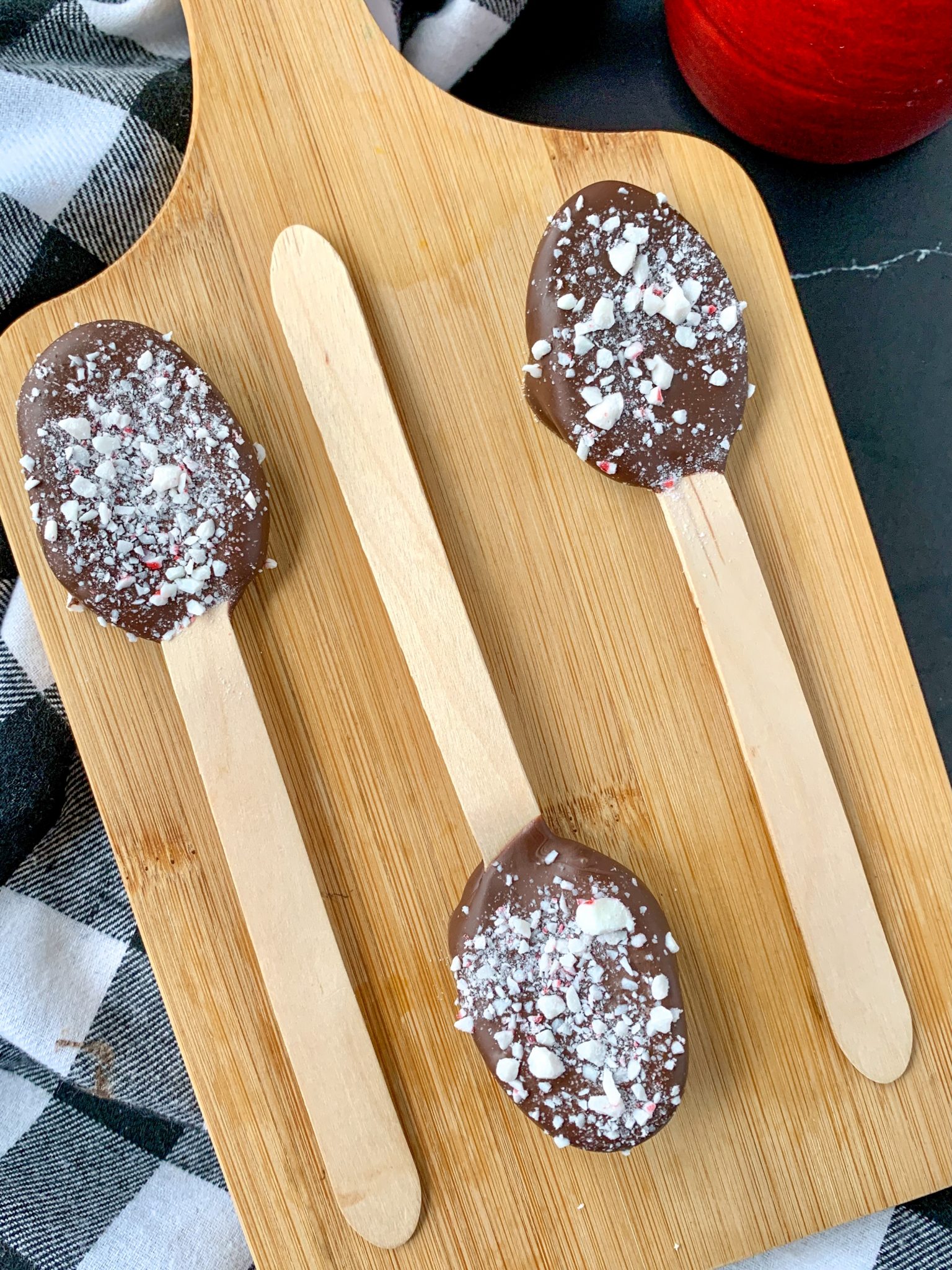 Peppermint Hot Chocolate Spoons » The Denver Housewife