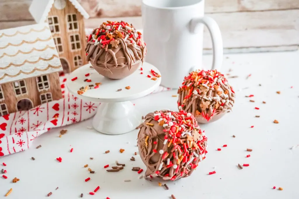 Gingerbread Hot Chocolate Bombs