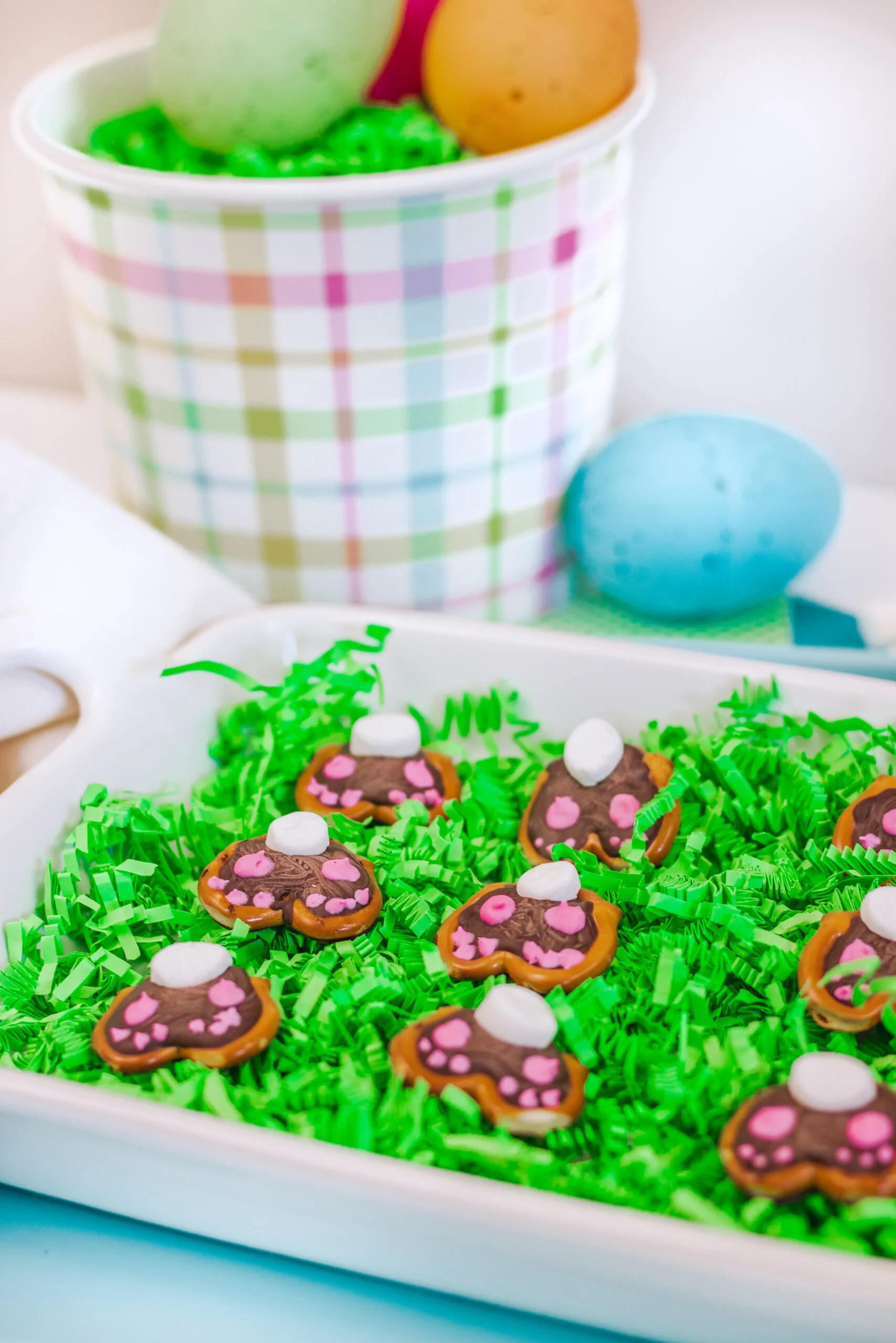 chocolate pretzel bunny butts