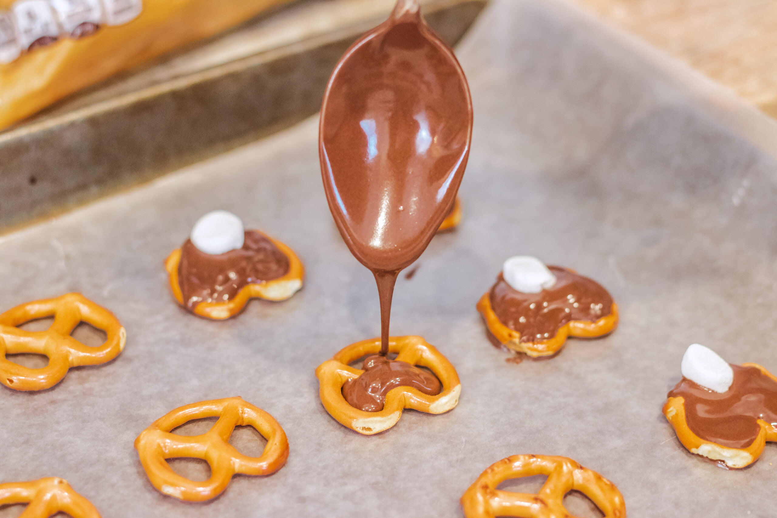 how-to-make-chocolate-pretzel-bunny-butts