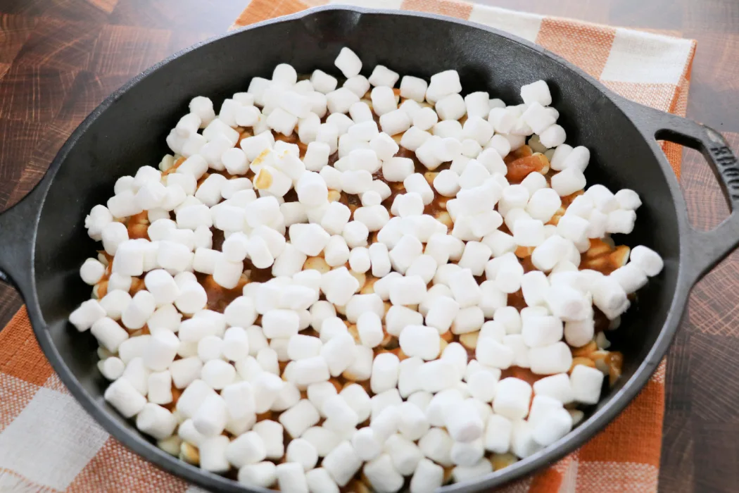 Creamy Pumpkin Spice S'more Dip