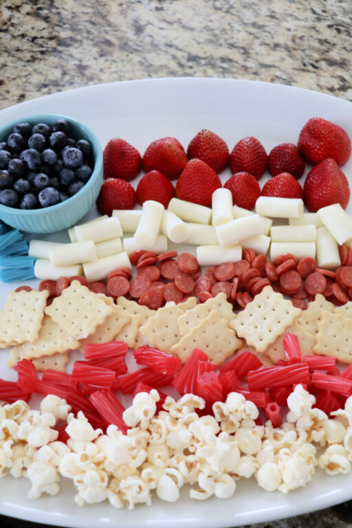 Flag Red White and Blue Kids Snack Board » The Denver Housewife