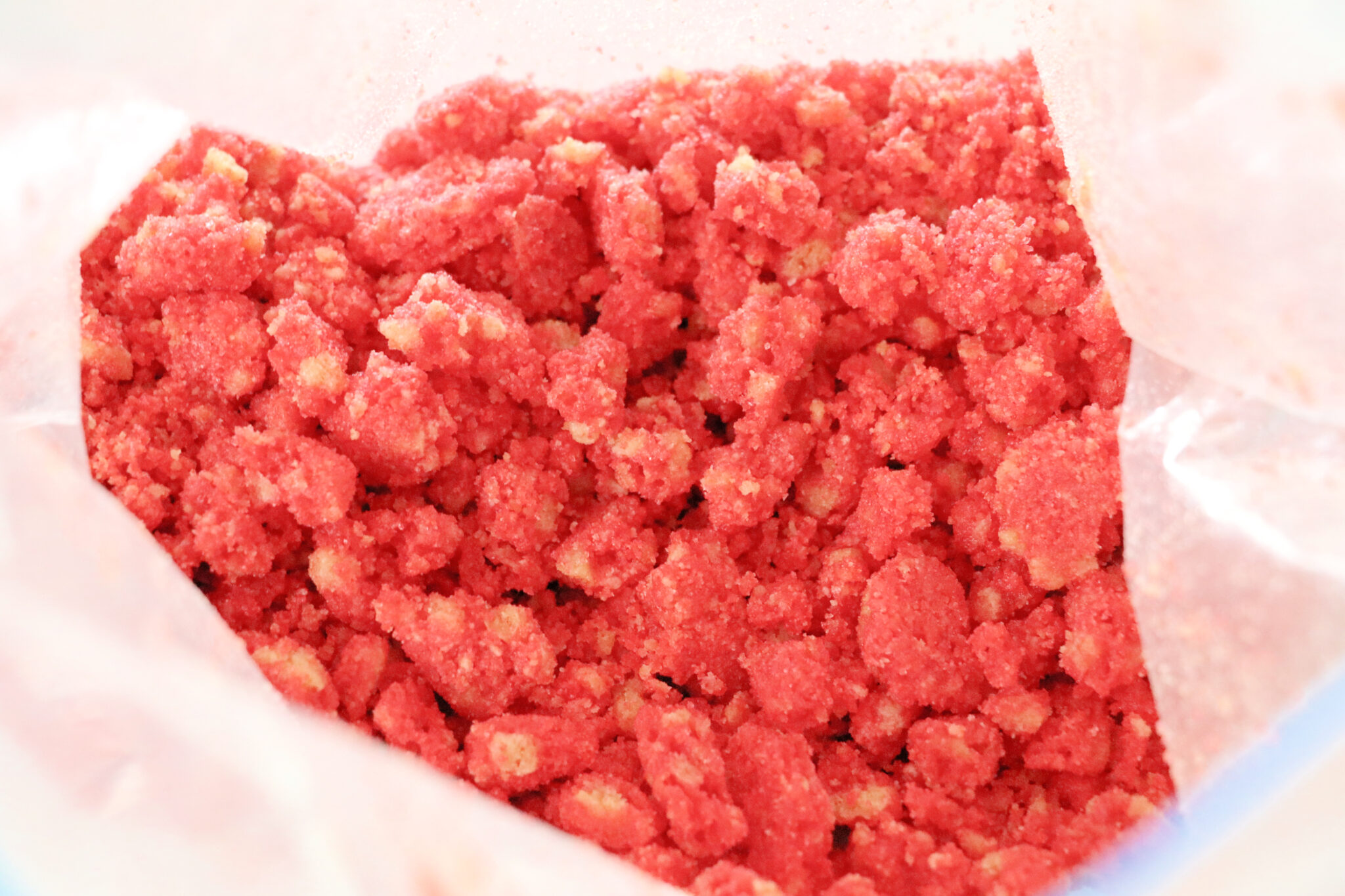 strawberry crunch cake topping strawberry crunch cake topping