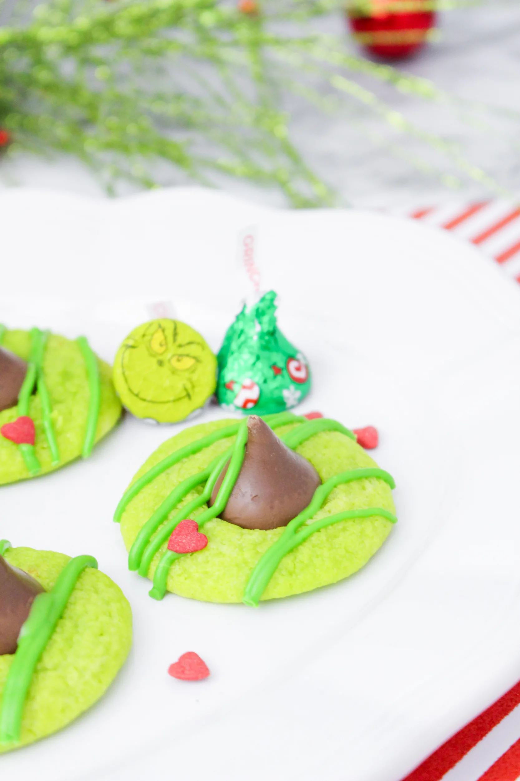 Grinch Blossom Cookies