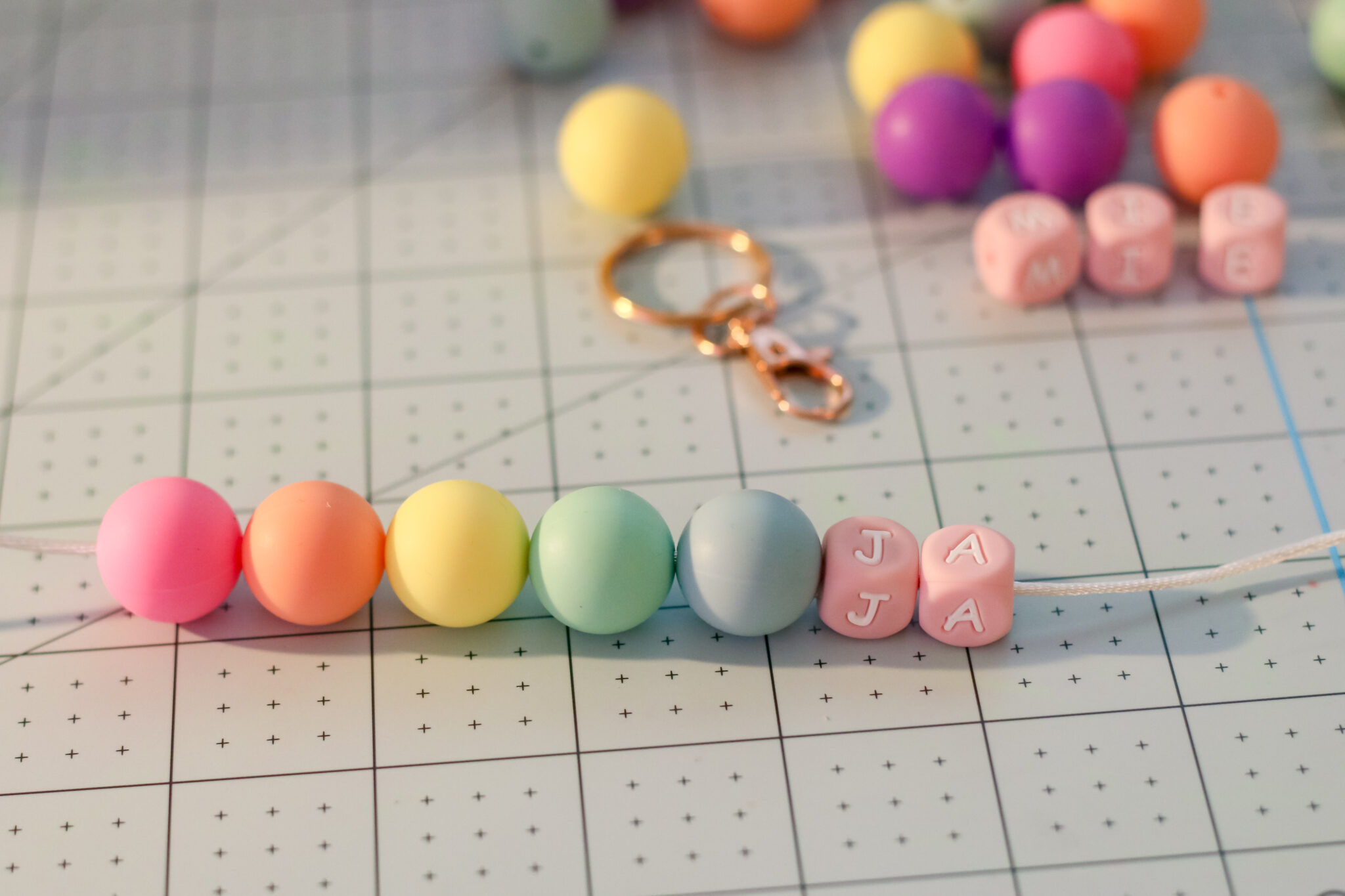 Silicone Beaded Keychain Wristlet Tutorial » The Denver Housewife