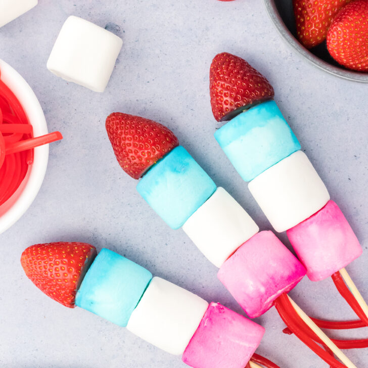 Marshmallow Bottle Rockets no bake 4th of july dessert