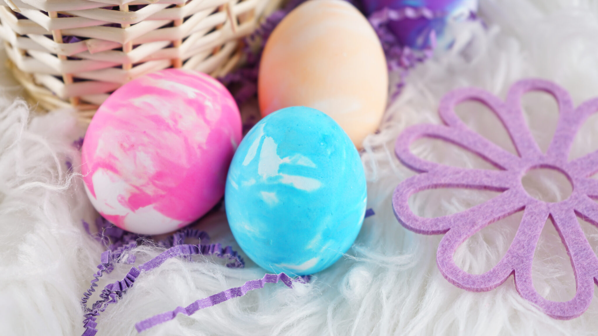 How to Dye Easter Eggs with Cool Whip » The Denver Housewife